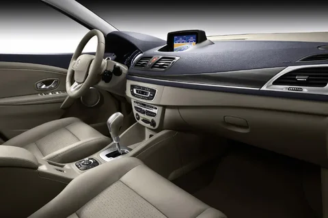 Renault Mégane dCi 110 Expression 2010 view 9