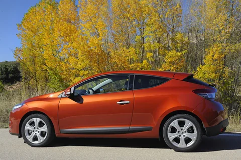 Renault Mégane Coupé dCi 90 Expression 2009 view 4