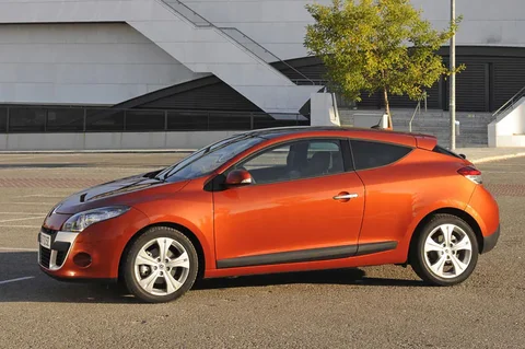 Renault Mégane Coupé dCi 90 Expression 2009 view 12