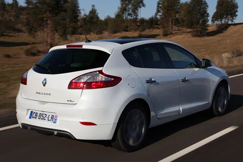 Renault Mégane TCe 180 GT 2012 view 5