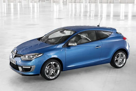 Renault Mégane Coupé dCi 110 Bose 2013 view 3