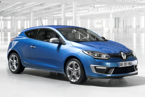 Renault Mégane Coupé dCi 110 Bose 2013 view 4