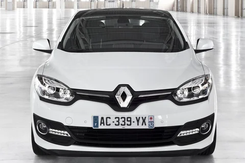 Renault Mégane Coupé dCi 110 Bose 2013 view 8