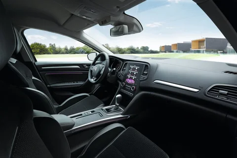 Renault Mégane TCe 115 Limited 2018 view 2