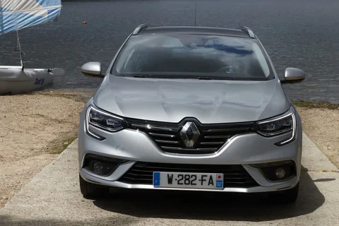 Renault Mégane Estate dCi 110 Limited 2017 view 12