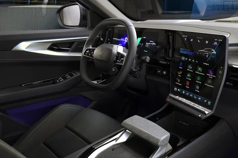 Renault Rafale hybrid 200 Techno 2024 view 2