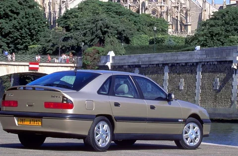 Renault Safrane RXT 2.2 dT 1999 view 2