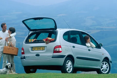 Renault Scénic RT 1.4 16V 1999 view 4