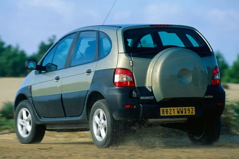 Renault Scénic RX4 1.9 dCi 2000 view 2