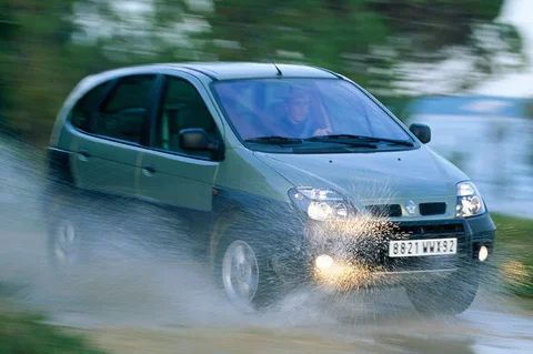 Renault Scénic RX4 1.9 dCi 2000 view 5