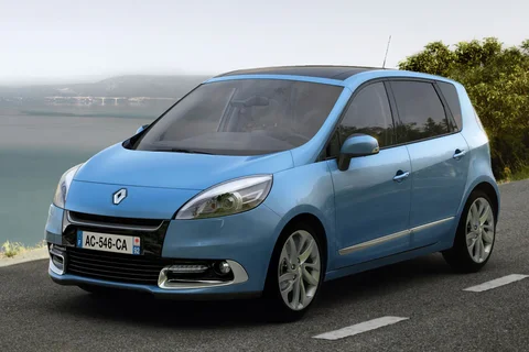 Renault Scénic dCi 110 Dynamique 2012 view 4