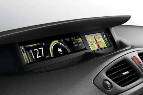 Renault Scénic dCi 110 Dynamique 2012 view 8