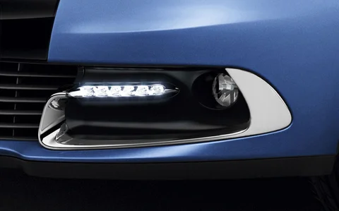 Renault Scénic dCi 110 Dynamique 2012 view 10