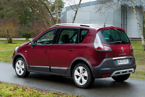 Renault Scénic XMod dCi 110 Bose 2013 view 8