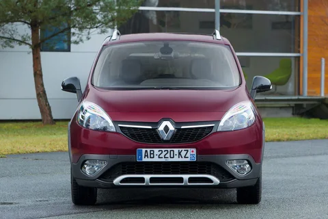 Renault Scénic XMod dCi 110 Bose 2013 view 9