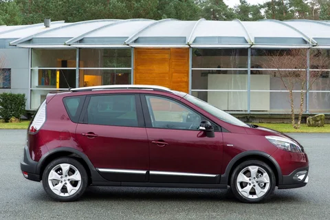 Renault Scénic XMod dCi 110 Bose 2013 view 10