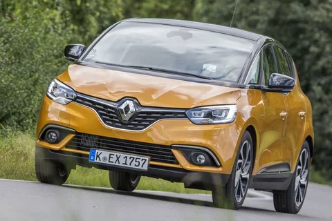 Renault Scénic dCi 110 Initiale Paris 2017 view 4