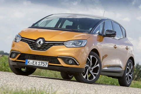 Renault Scénic dCi 110 Initiale Paris 2017 view 5