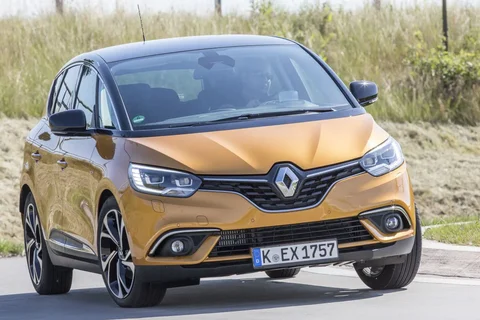 Renault Scénic dCi 110 Initiale Paris 2017 view 6