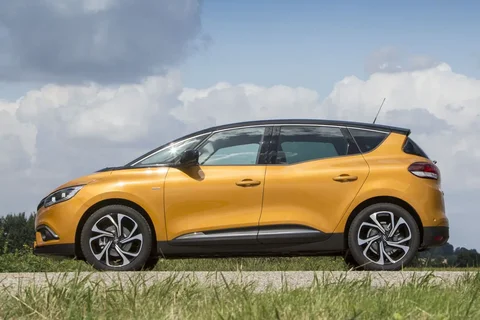 Renault Scénic dCi 110 Initiale Paris 2017 view 10