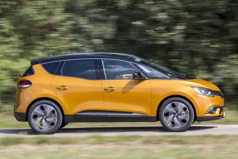 Renault Scénic dCi 110 Initiale Paris 2017 view 11