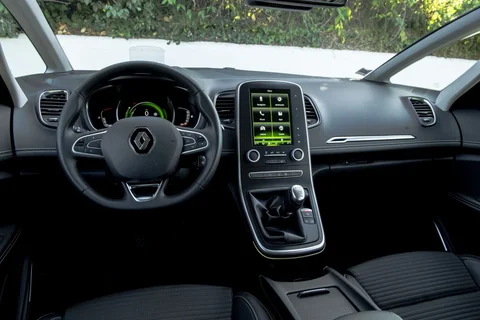 Renault Scénic dCi 110 Initiale Paris 2017 view 12