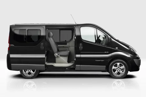 Renault Trafic Passenger 2.0 dCi 90 Eco Expression 2011 view 4