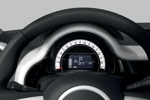Renault Twingo Electric Vibes 2020 view 10