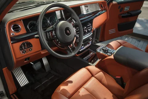 Rolls-Royce Phantom EWB 2019 view 5
