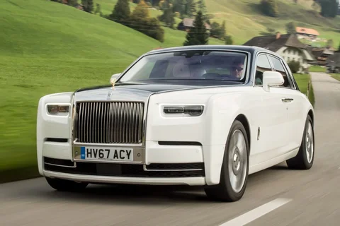 Rolls-Royce Phantom EWB 2019 view 9