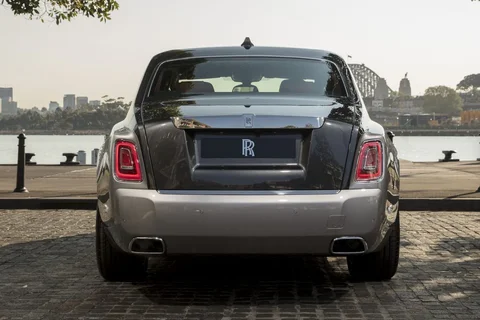 Rolls-Royce Phantom EWB 2019 view 10