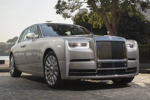 Rolls-Royce Phantom EWB 2019 view 11