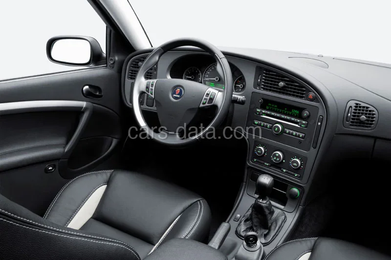 Saab 9-5 Sport Estate 2.3t Vector 2005 front view