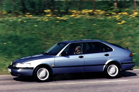 Saab 900 SE 2.3i 1996 view 3