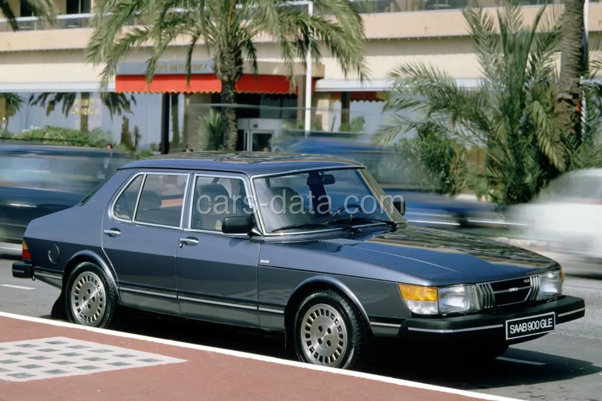 Saab 900 GLS 1980 front view