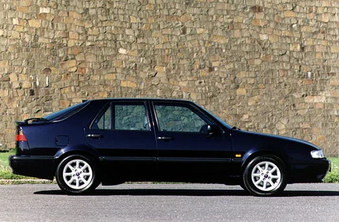 Saab 9000 CSE 2.3i 1993 view 2