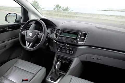 Seat Alhambra 2.0 TDI 140hp Reference 2010 view 8