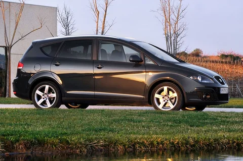 Seat Altea XL Estate 1.6 Reference 2009 view 3