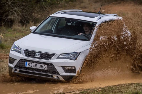 Seat Ateca 2.0 TSI 4-Drive FR 2017 view 4
