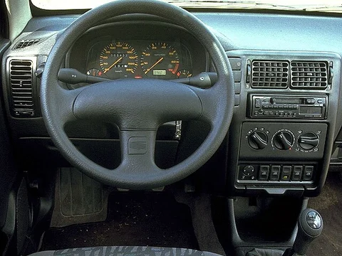 Seat Cordoba 1.4i S 1995 view 2