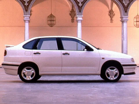Seat Cordoba 1.4i S 1995 view 3
