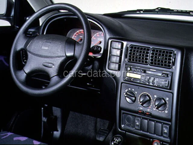 Seat Cordoba SX 2.0i 1996 front view