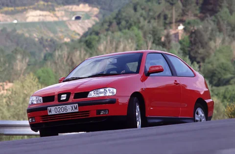 Seat Cordoba 2-drs 1.8 20VT Cupra 2000 view 3