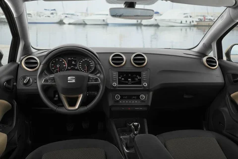 Seat Ibiza SC 1.0 MPI Reference 2015 view 2