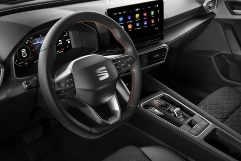 Seat Leon Sportstourer 1.0 TSI 90hp Reference 2020 view 3