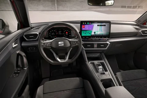 Seat Leon Sportstourer 1.5 TSI e-Hybrid Style 2025 view 4