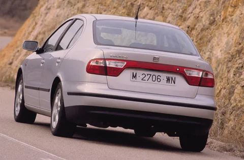 Seat Toledo 2.3 V5 1999 view 8