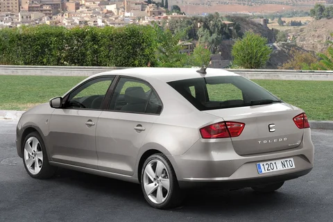 Seat Toledo 1.4 TSI 122hp Reference 2013 view 4