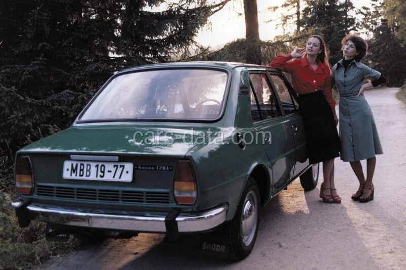 Skoda Řada 100 120 LS 1978 front view