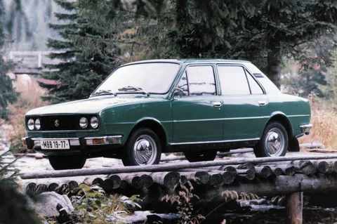 Skoda Řada 100 120 LS 1978 view 4